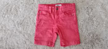 Bermuda rouge taille 4 ans