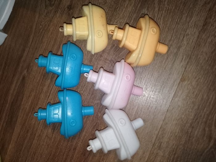 Différent jouets de bain - photo numéro 5