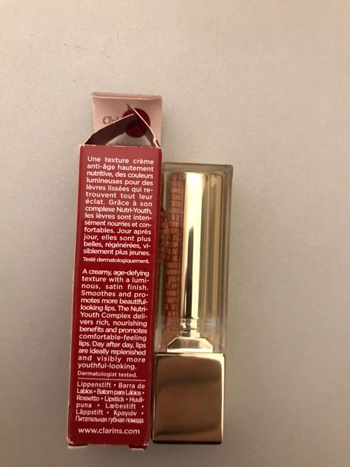 Clarins paris 21 rouge éclat coulleur satin sion anti-age - photo numéro 9