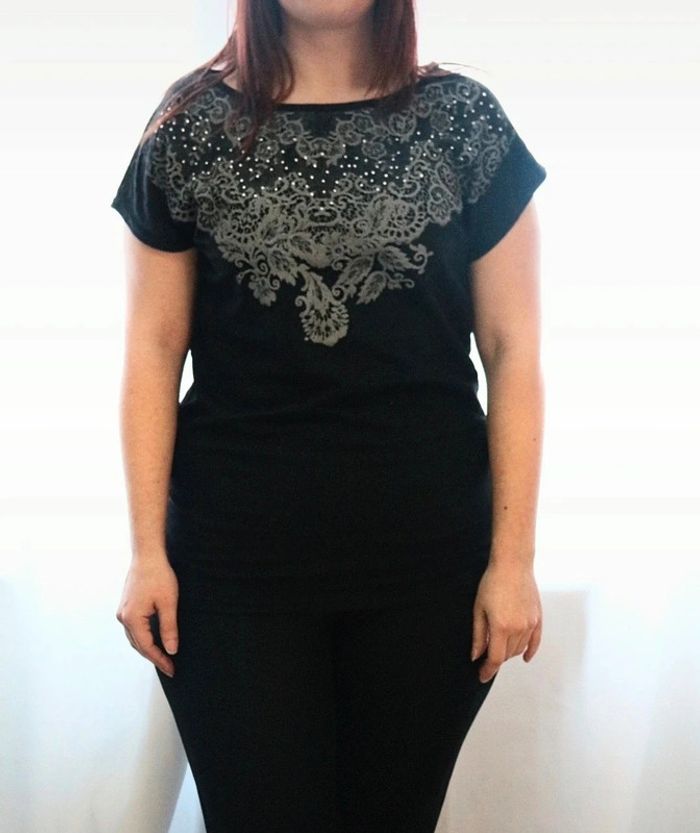 Tshirt neuf effet col en dentelle - dressing trié par tailles
