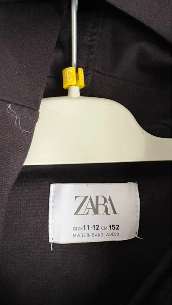 Veste à capuche noir Zara taille 11/12 ans - photo numéro 2