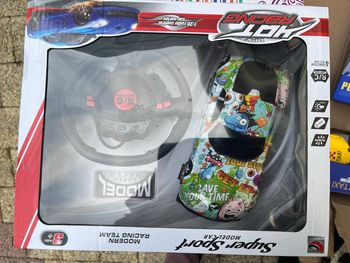 Voiture télécommandée neuf