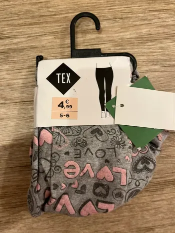 Legging 5-6 ans neuf
