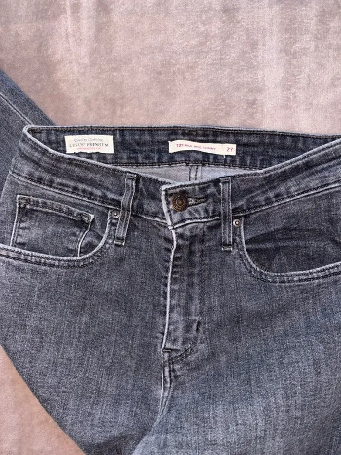 Jean gris LEVI’S femme taille 36 en très bon état. - photo numéro 8