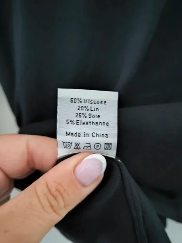 Top pull fin noir Assuili  Taille s  Neuf avec étiquette - photo numéro 5