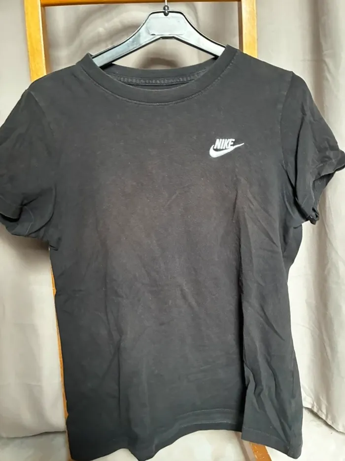 T-shirt Nike taille s - photo numéro 2