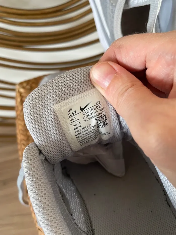 Baskets Nike grises T38 - photo numéro 5