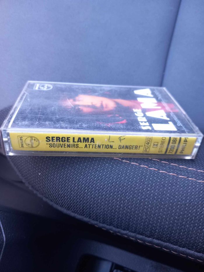 Cassette audio de Serge Lama : souvenirs attention danger - photo numéro 2