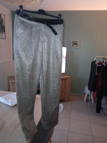 Pantalon argenté taille M habillé Kaporal 