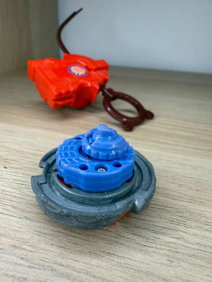 Toupie beyblade métal fusion capricorn - photo numéro 3