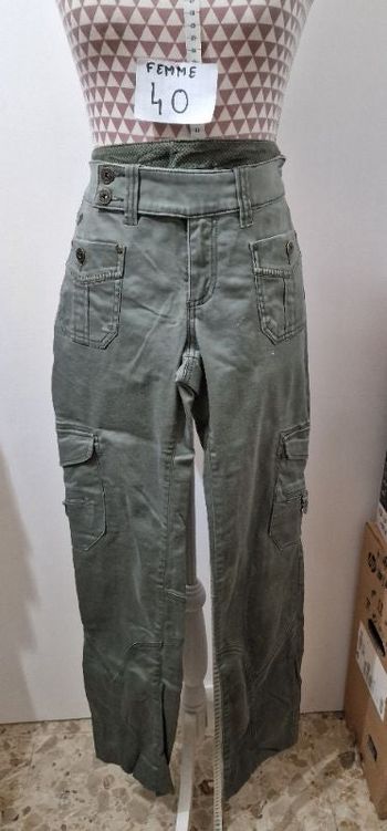 Pantalon, vert,multipoches, taille standard, forme régular, longueur 99cm, largeur 44cm