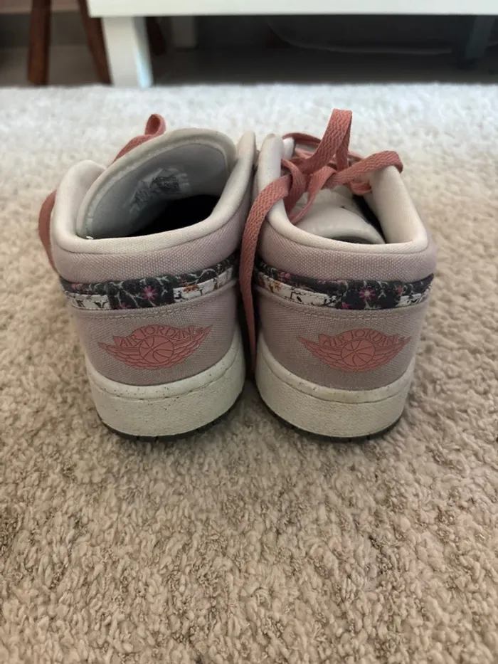 Baskets Nike Air Jordan 1 Low SE Floral - photo numéro 3