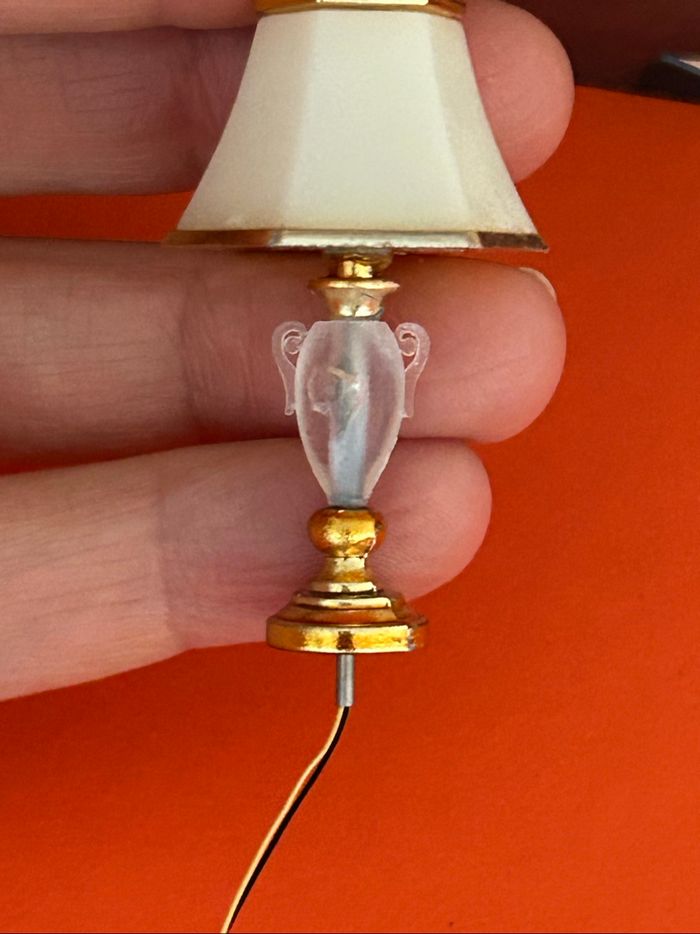 Lampe lumineuse pour  maison de poupée - photo numéro 3