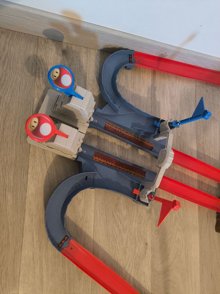 Hot wheels circuit Mario kart bowser - photo numéro 3