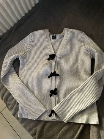 Pull noeud 10 ans état neuf