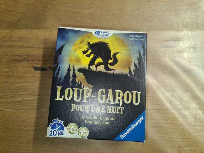 Jeu de société Loup-Garou Pour Une Nuit des éditions Ravensburger, - photo numéro 2