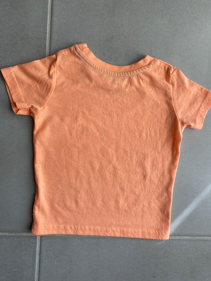 Tee-shirt Primark taille 9/12 mois - photo numéro 2