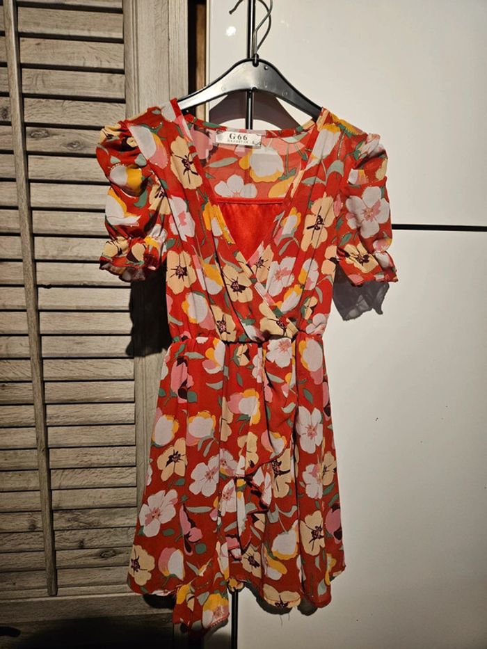 Petite robe ton rouge G66 taille 6 ans