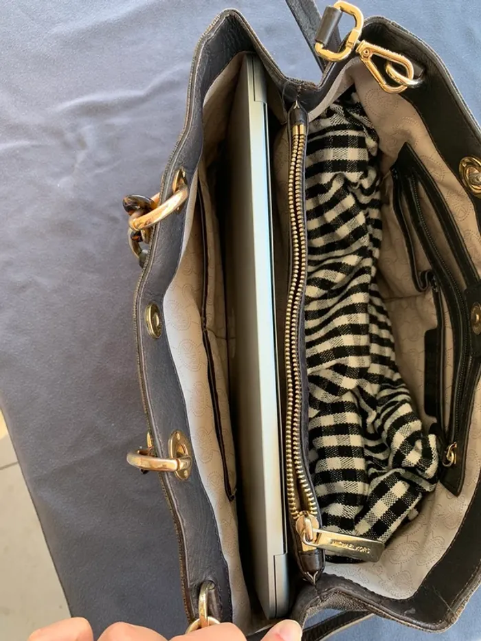 Sac Mickael Kors monogramme - photo numéro 18