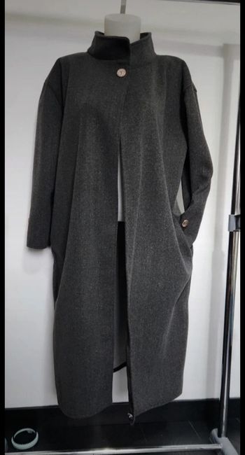 Long manteau à boutons dorés neuf taille unique jusqu au 46
