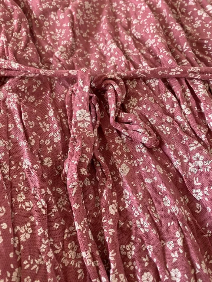 Jolie robe rose fleurie - photo numéro 3