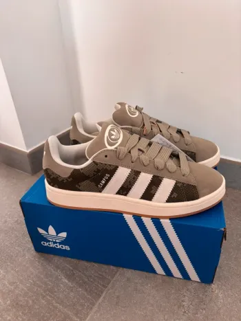 Baskets Adidas Campus 00s Taille 41 1/3