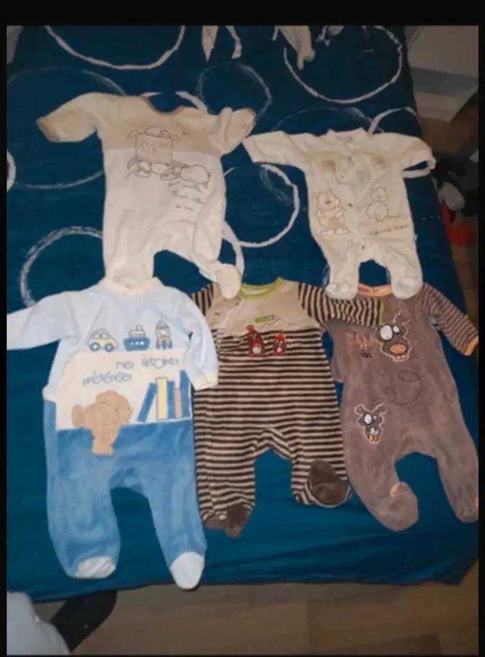 Lot de 5 pyjamas 3 mois velours