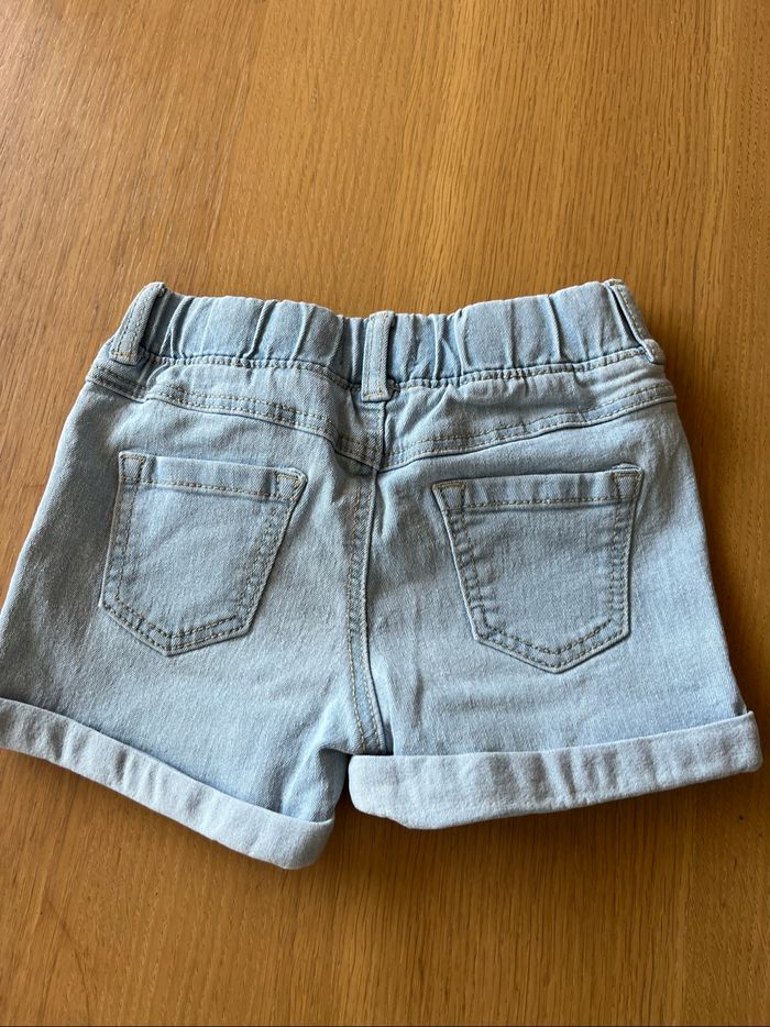 Short In Extenso bleu jean fleurs 4A TBE - photo numéro 4