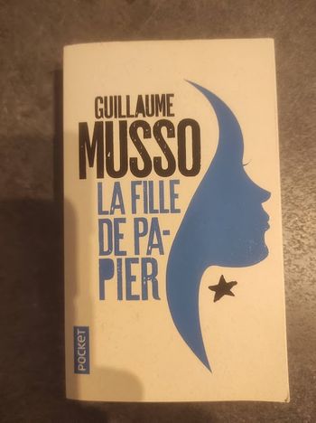 La fille de papier Guillaume Musso Pocket 2020