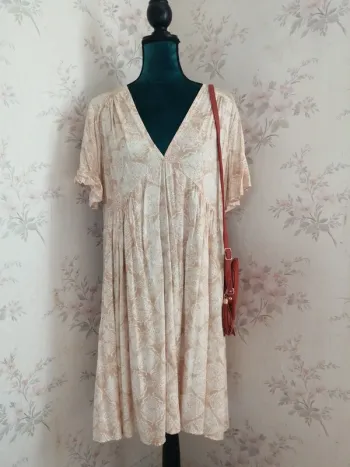 Robe beige à motifs mandala coupe babydoll / culture sud / (S-M)