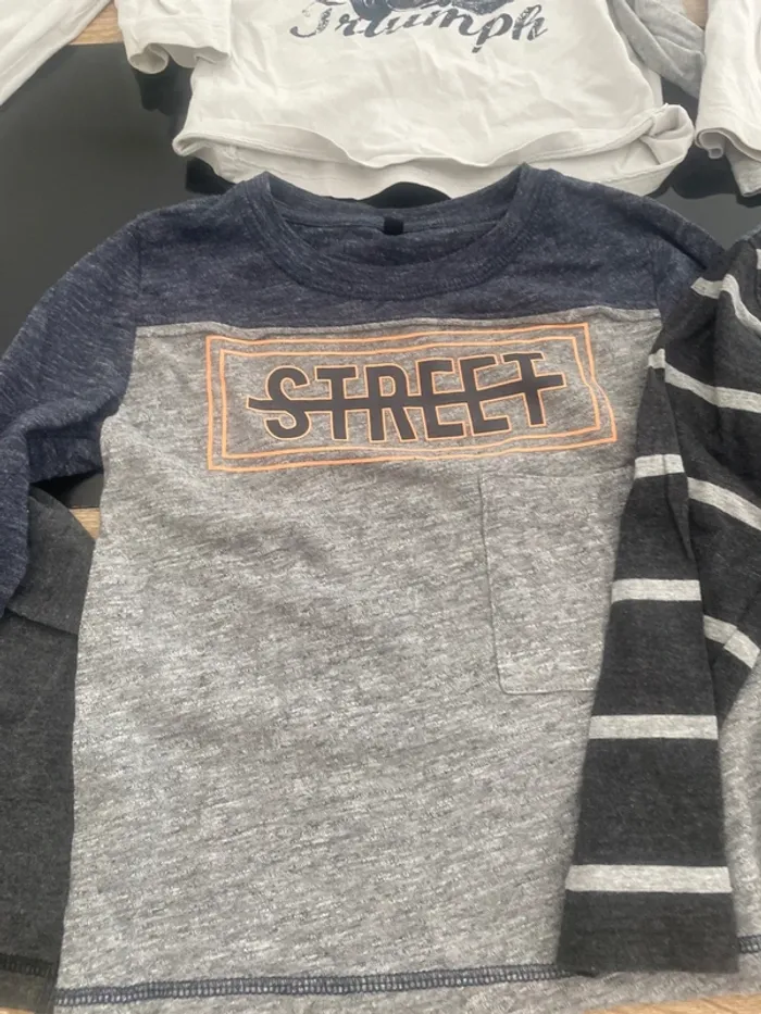 Lot t-shirt manches longues 5 ans - photo numéro 5