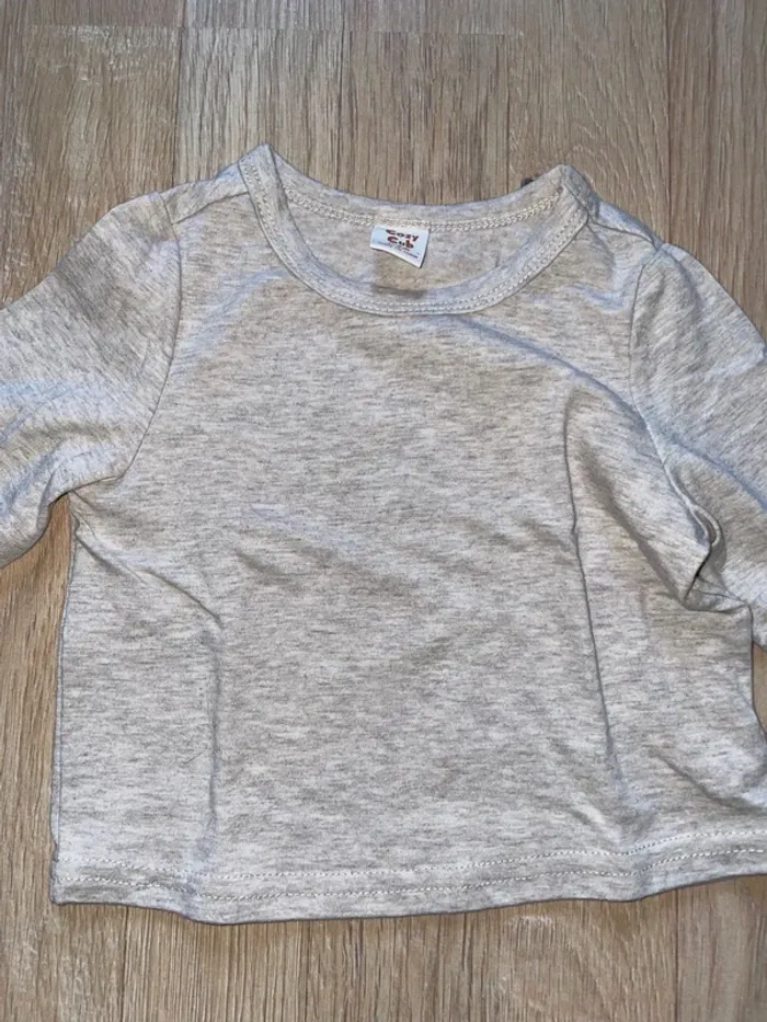 T shirt 1-3 mois - photo numéro 2