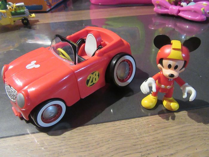 Bolide transformable avec Mickey Top départ - photo numéro 3