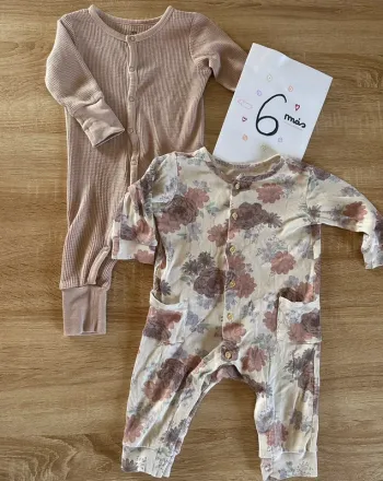 Lot 2 combinaisons bébé fille H&M 6 mois