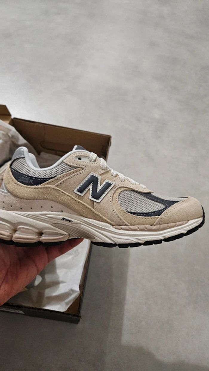 New Balance 2002R Sandstone Magnet Size EU 37 - photo numéro 2