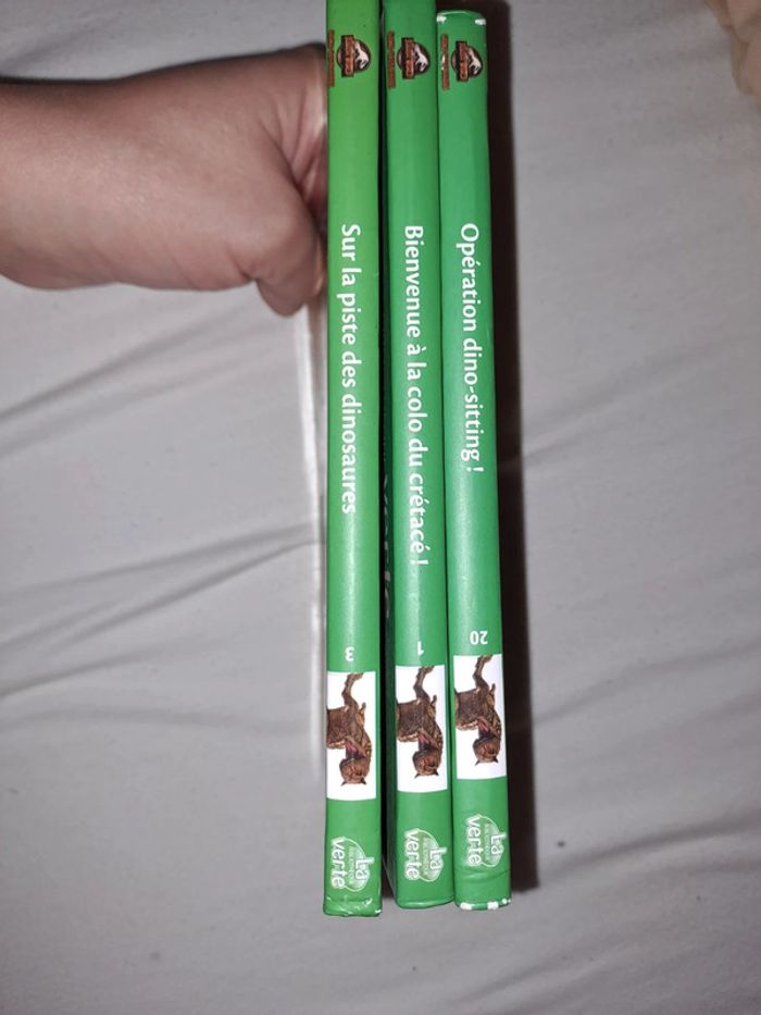 3 livres Jurassic World la bibliothèque verte - photo numéro 2