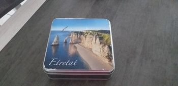 Boite en fer souvenir d'etretat