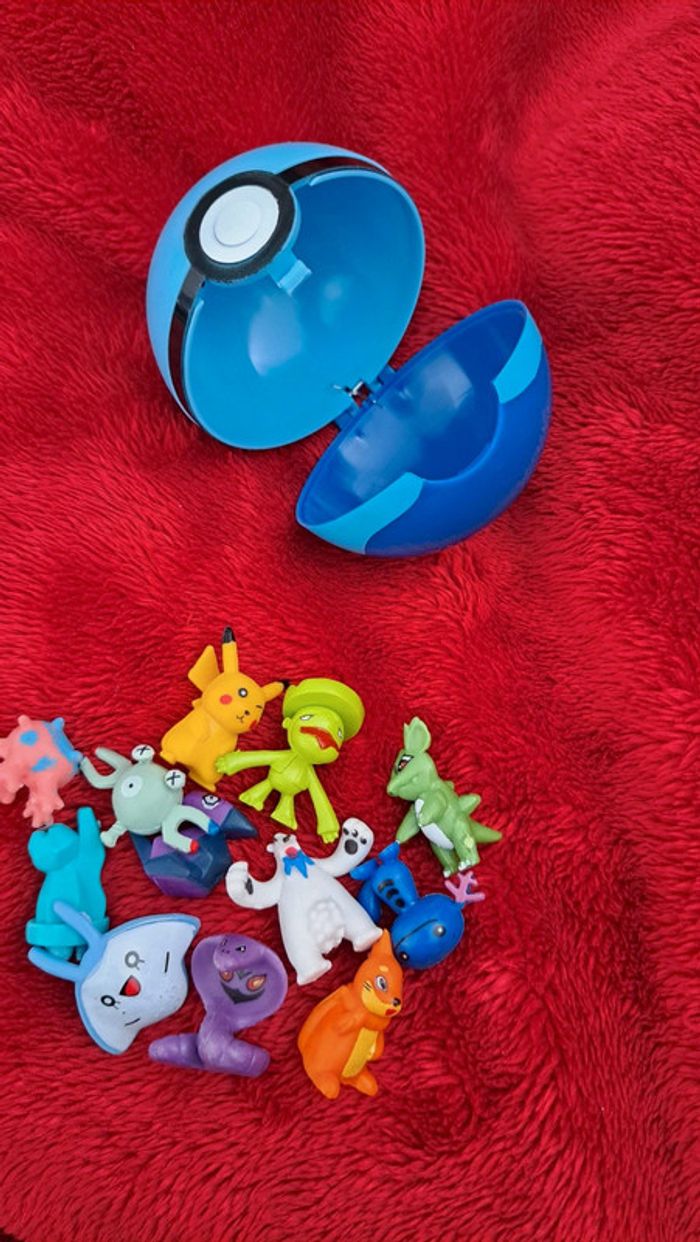 Pokeball et 12 figurines pokemon - photo numéro 4