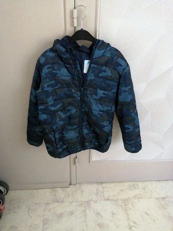 Doudoune à capuche légère garçon 8 ans