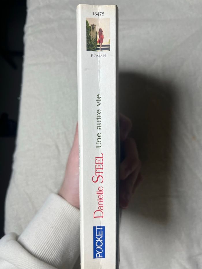 Livre « une autre vie » de Danielle Steel - photo numéro 2