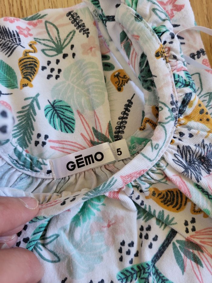 Lot 6 vêtements 5ans - photo numéro 3