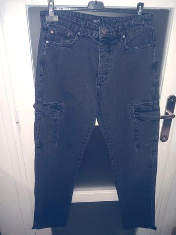 Jean cargo noir taille 40/42 poches latérales tendance