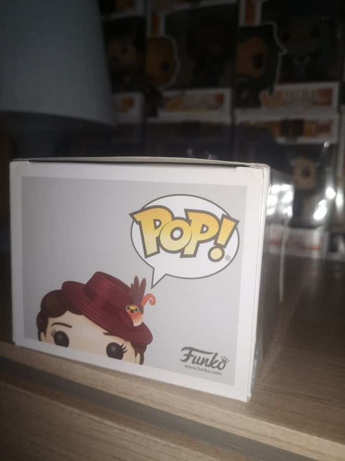 Funko pop Disney Mary Poppins Returns 467 Mary Poppins With Bag - photo numéro 5