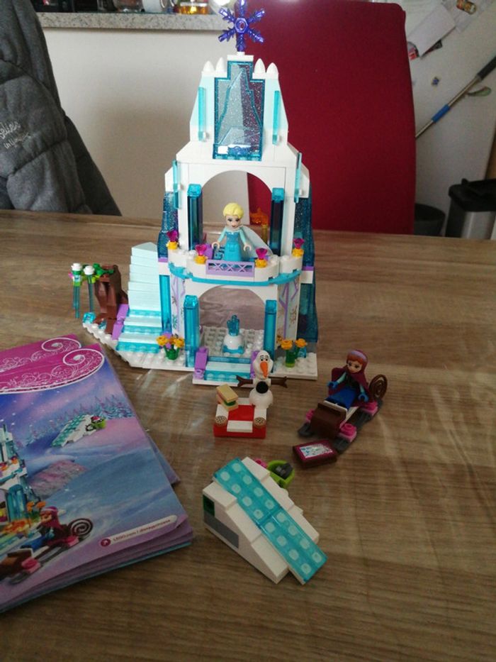 Lego palais Reine des Neiges