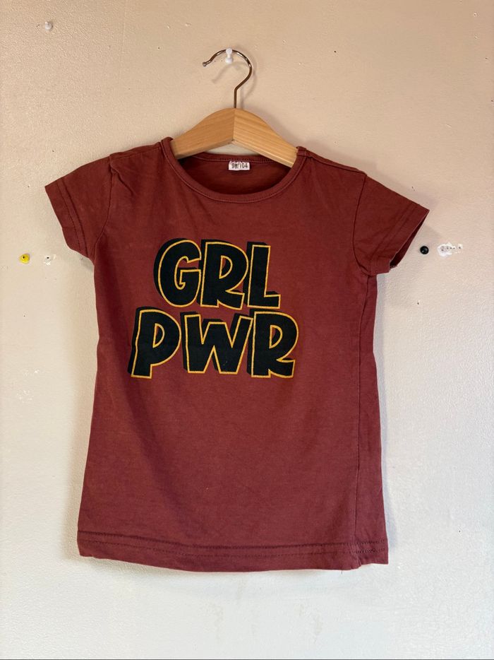 T-shirt fille taille 98/104 - photo numéro 1
