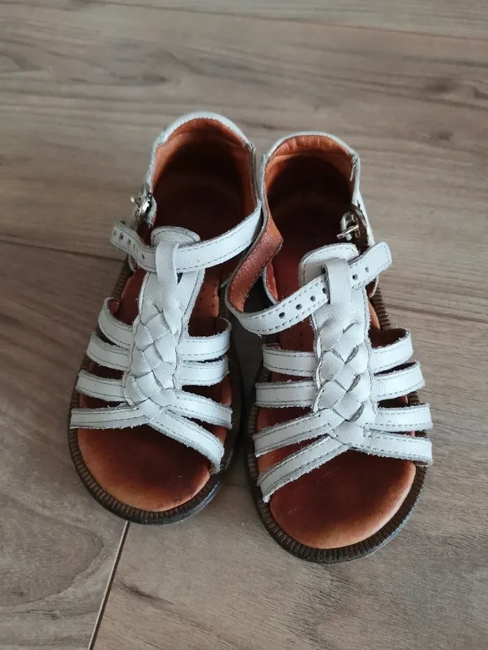 Sandales cuir fille 23
