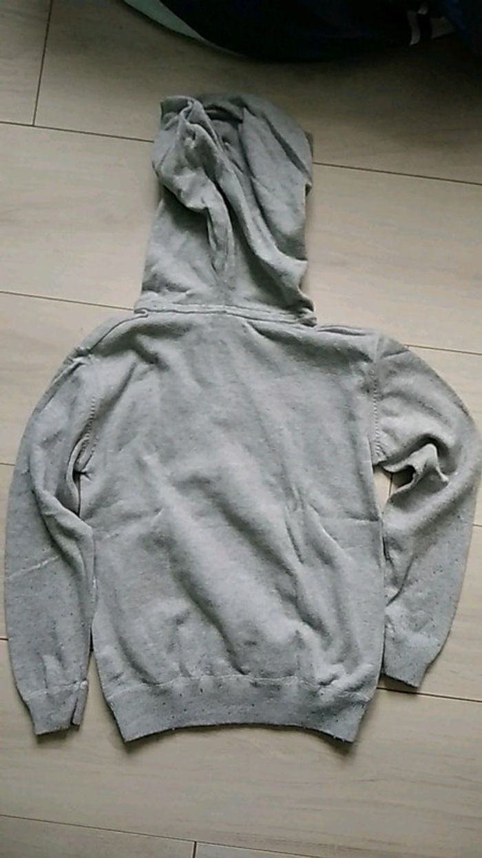 Pull à capuche Okaïdi en 8 ans - photo numéro 3