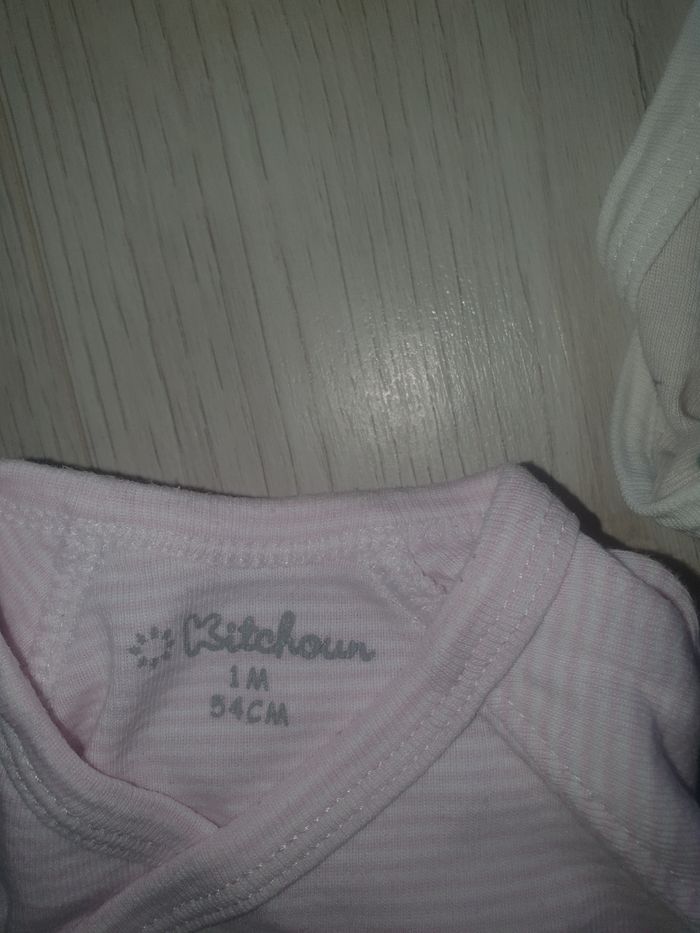 Lot de 5 bodys 1 mois - photo numéro 3