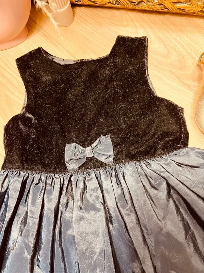 Taille 2 ans robe de fête fille Kiabi noire * velours satin * 🩷 - photo numéro 3