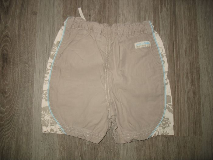SHORT KAKI ET BEIGE BÉBÉ GARÇON "H&M" - 4 / 6 MOIS - n°02 - photo numéro 2